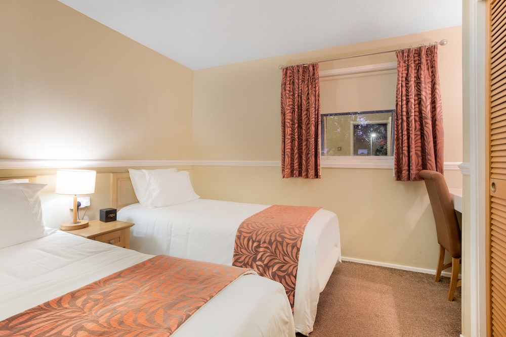 Pine Lake Resort 8/50