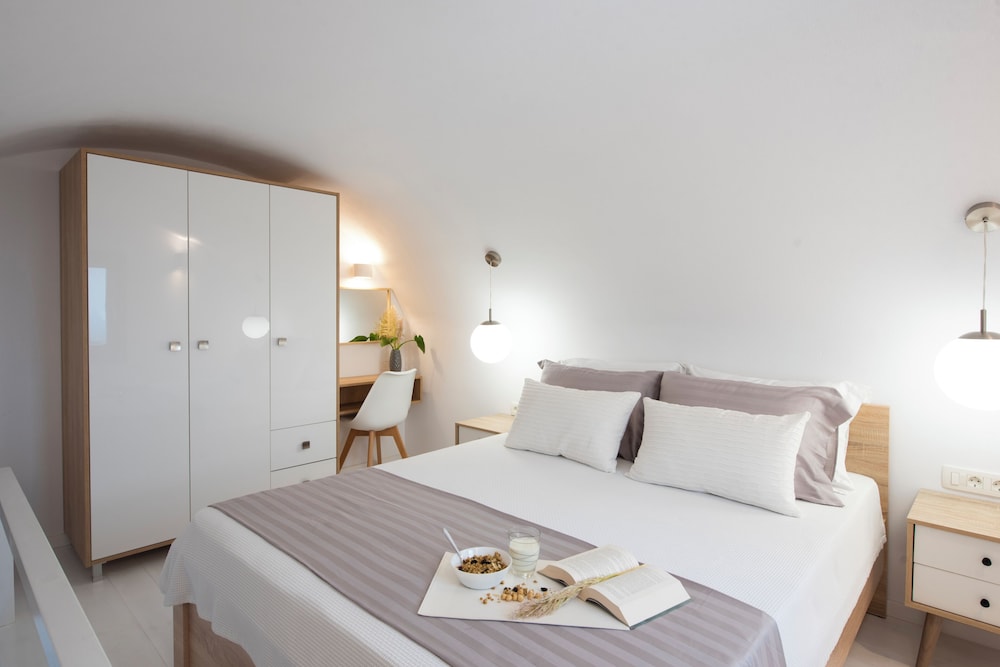 White Orchid Luxury Suites 12/50