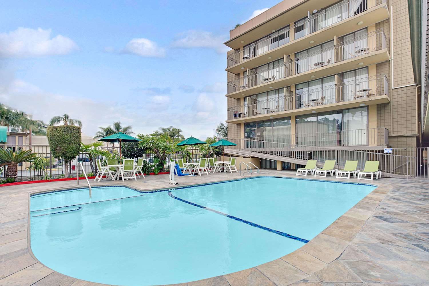 MC Pacific Inn & Suites 5/12