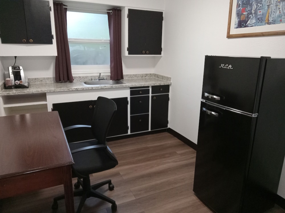 Blue Coast Inn and Suites 31/41
