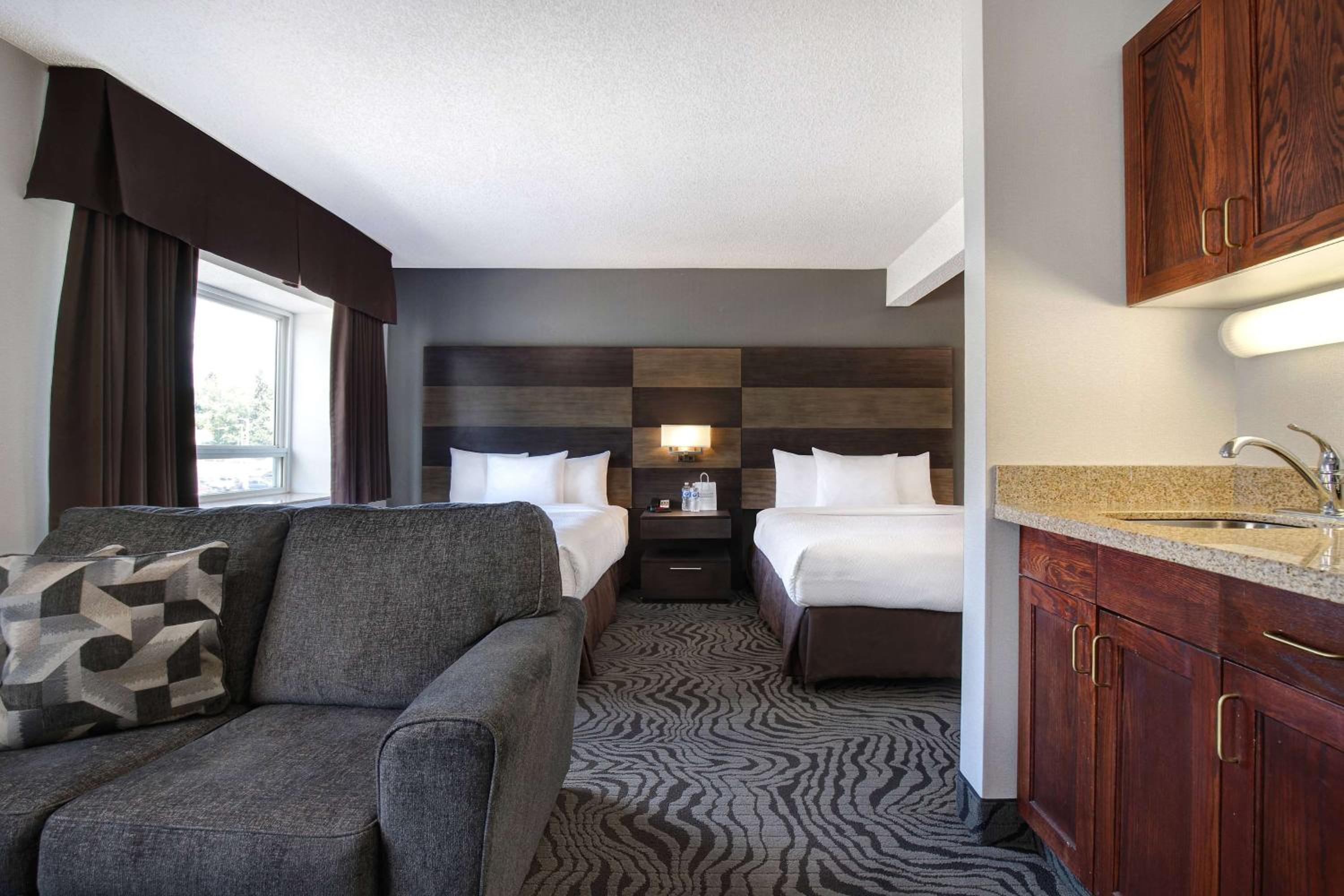 Deluxe, 2 Queen Beds
