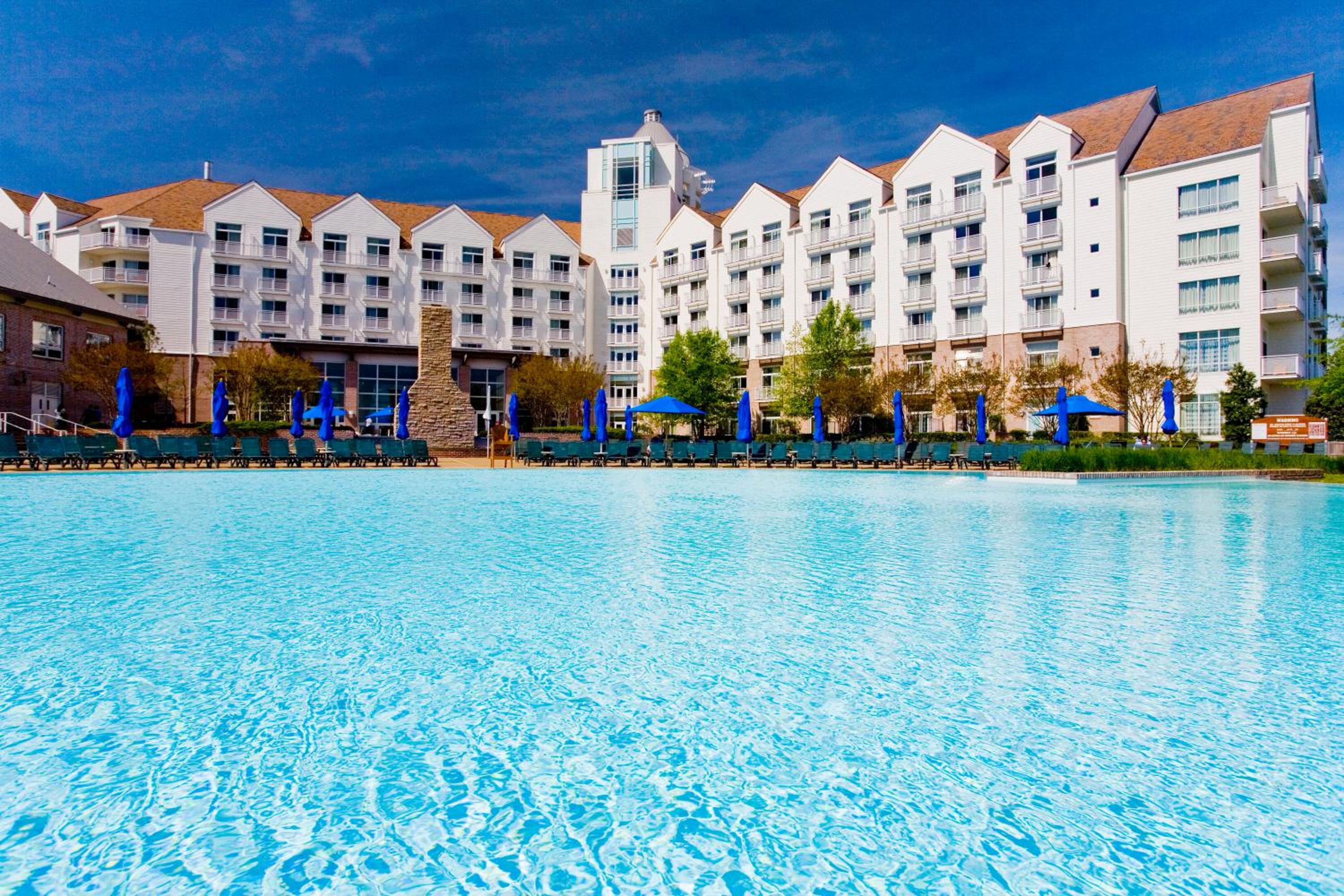 Suite, Water View