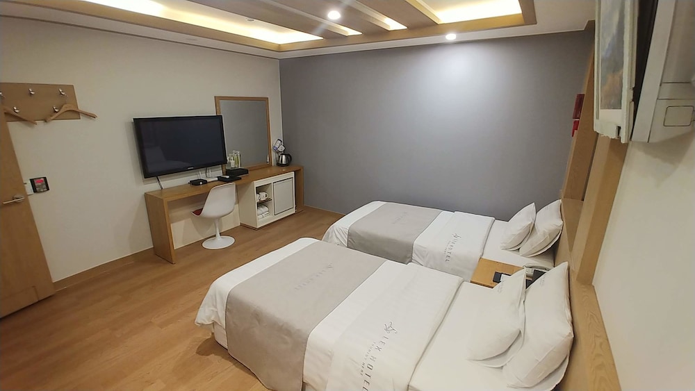 Lex Hotel 15/50
