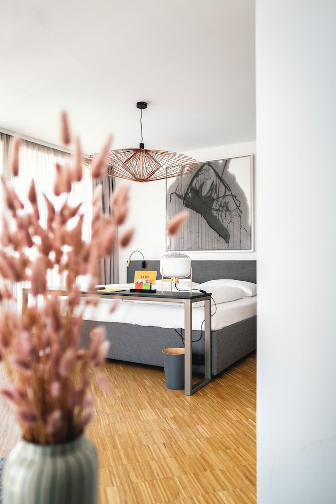 LendHotel 5/41