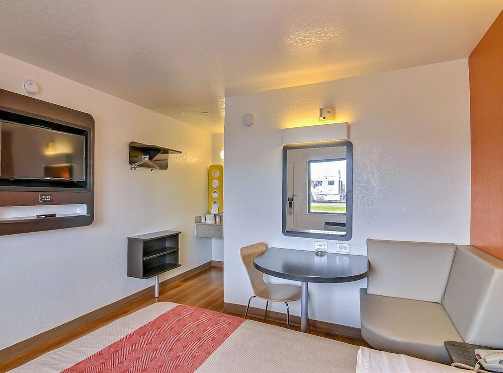 Motel6 Buellton, CA - Solvang Area 29/37