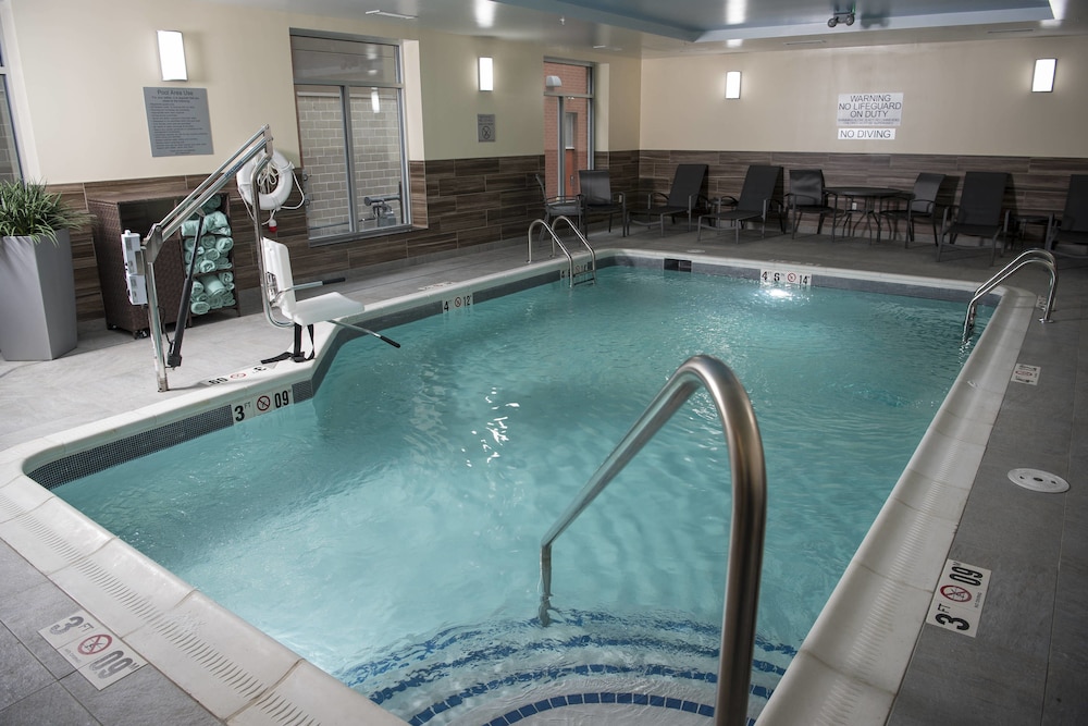 FAIRFIELD INN & SUITES CINCINNATI UPTOWN/UNIVERSITY AREA 22/50