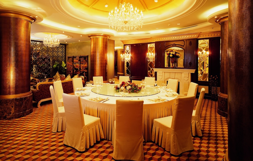 Shanghai Hotel 32/50