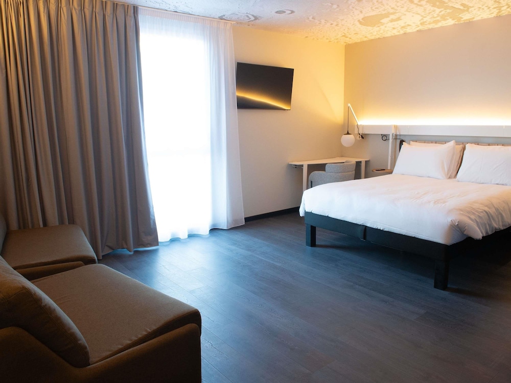ibis Montlhery Paris Sud 13/68