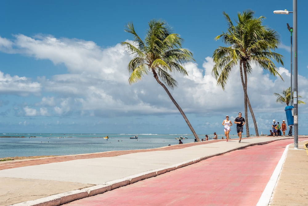 CAIS DA PRAIA HOTEL 41/46