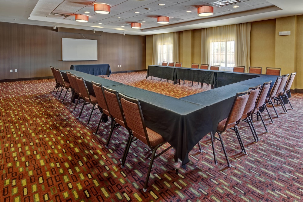 Courtyard By Marriott Midland 44/51