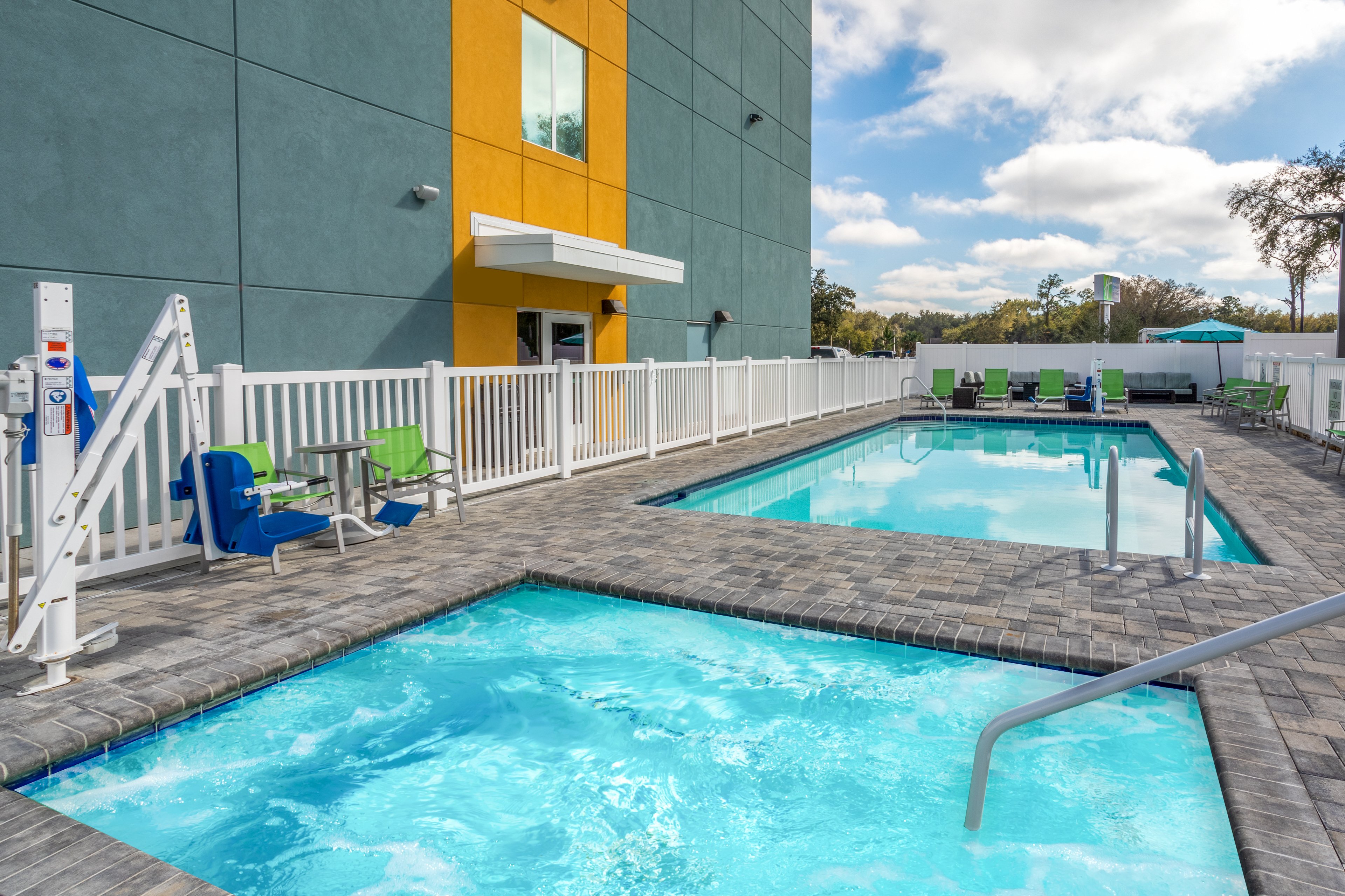 Holiday Inn Express And Suites Wildwood The Villages 53/75