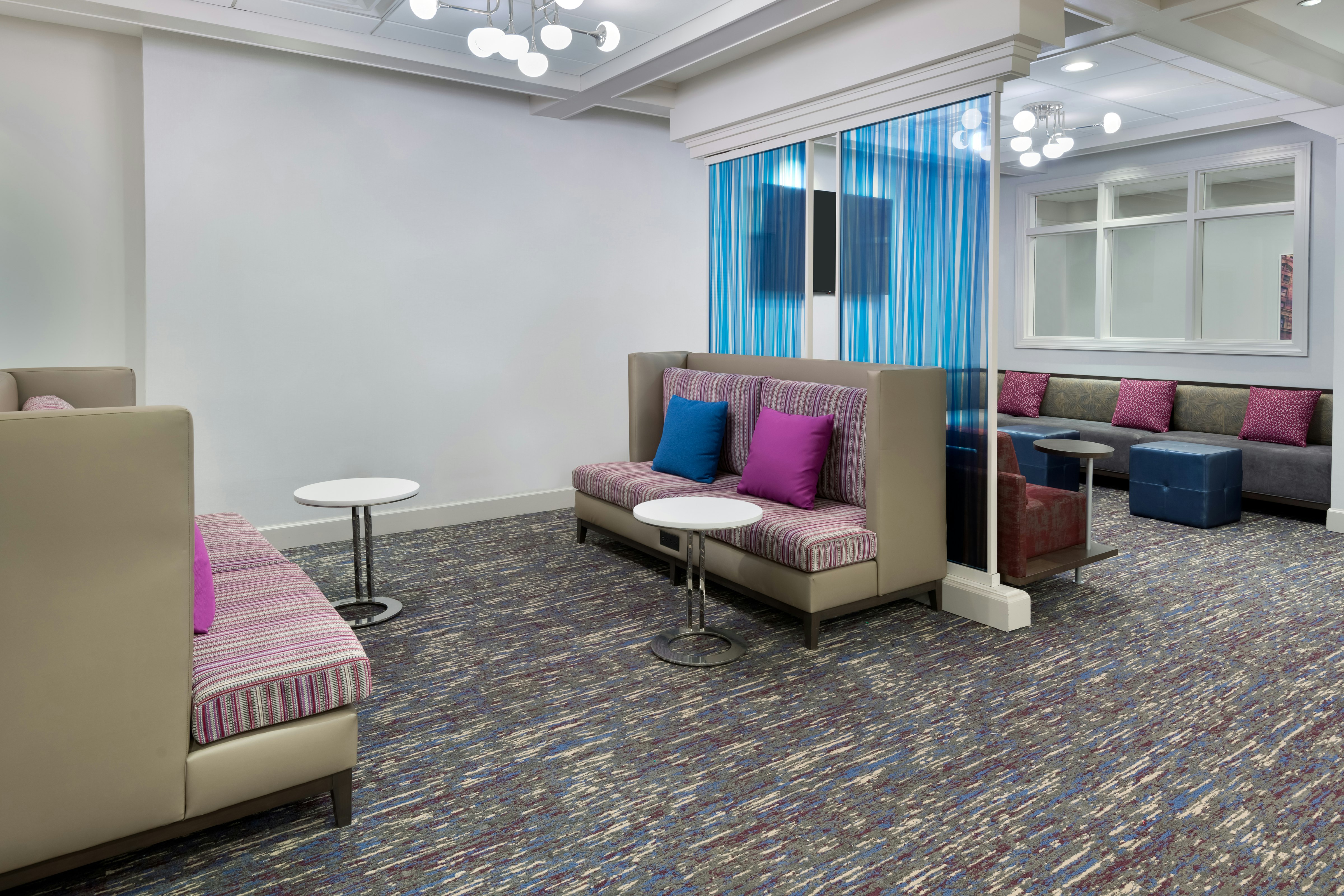 Hampton Inn And Suites Buffalo Downtown 30/52
