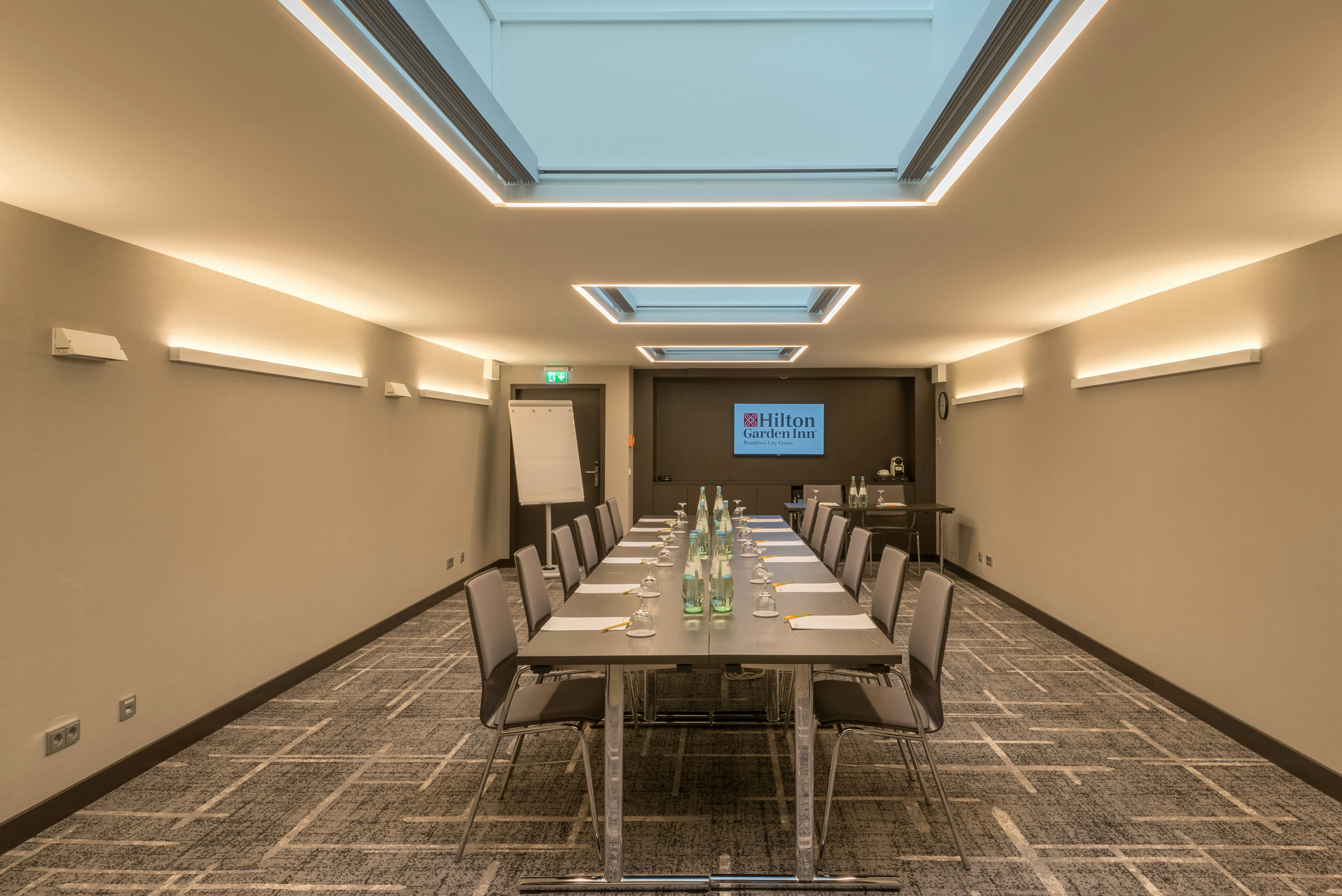 HILTON GARDEN INN FRANKFURT CITY CENTRE 51/56