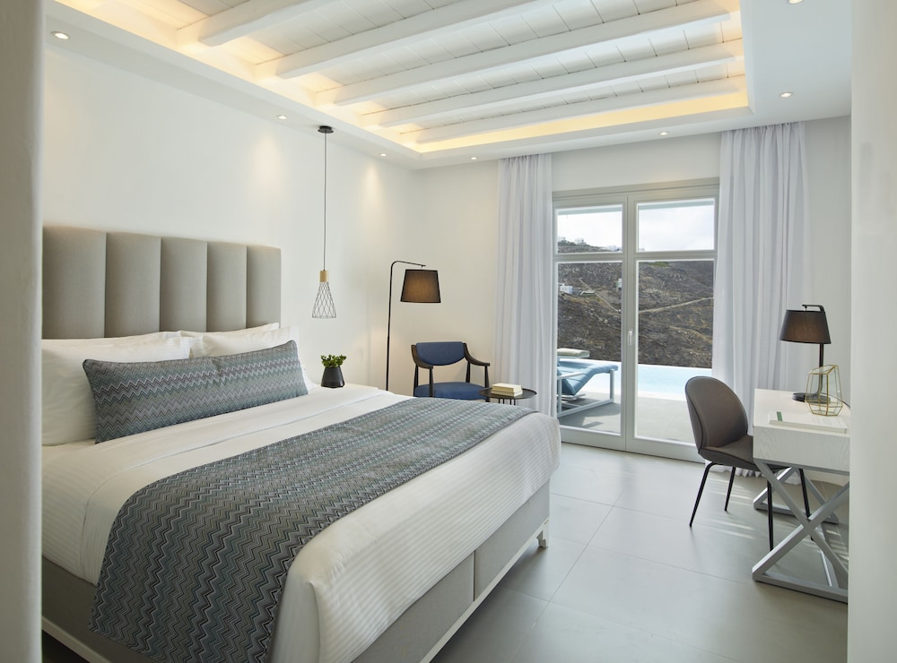 Epic Blue Suites & Villas 9/45