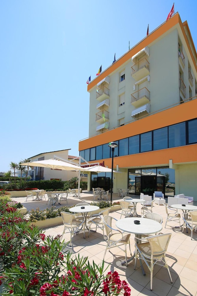 Hotel Caravel 11/50
