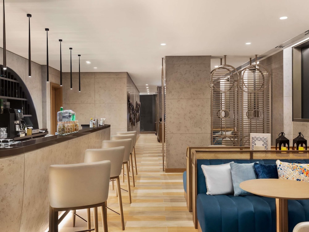Mercure Dubai Gold District 46/53