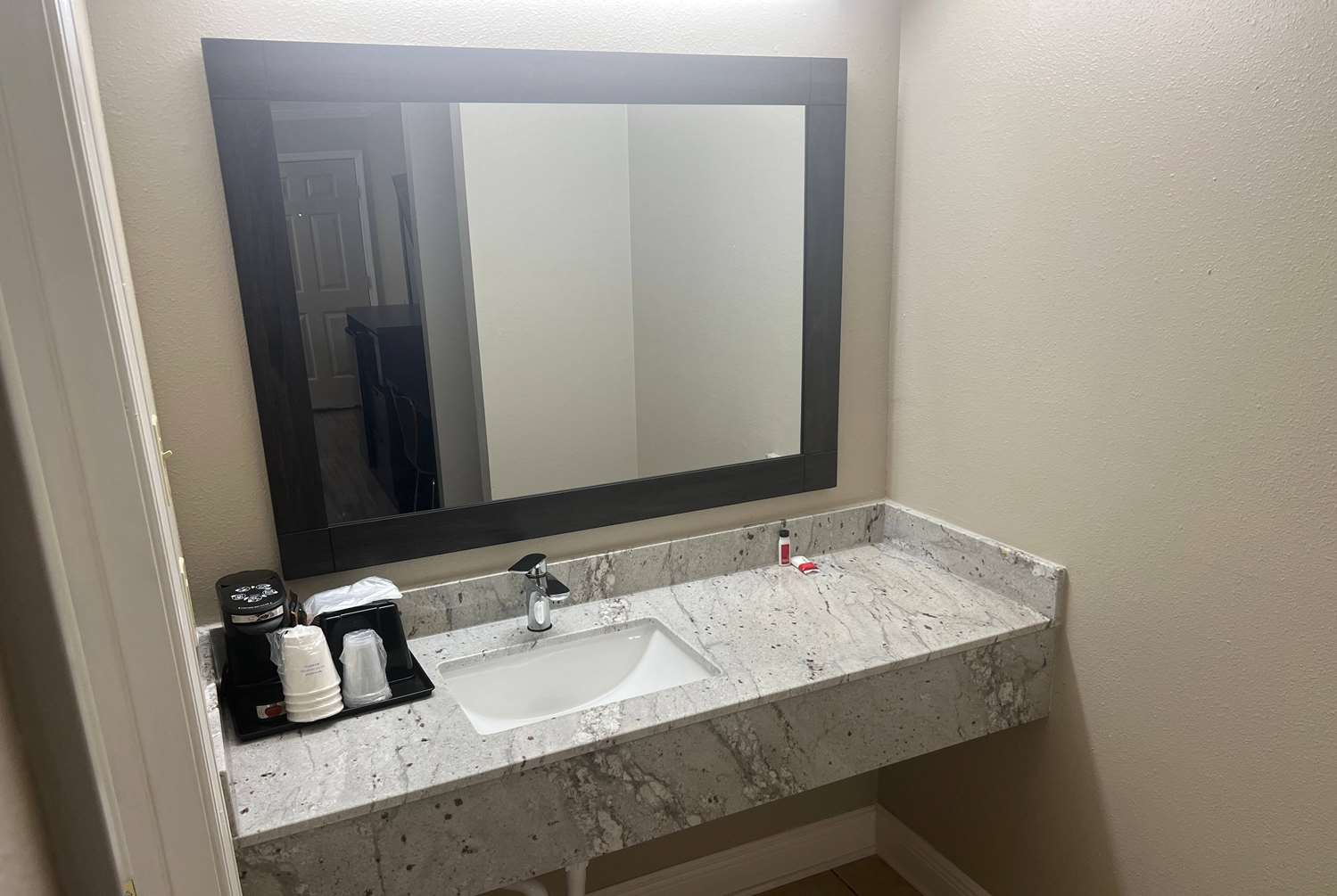 Super 8 by Wyndham Picayune 20/20