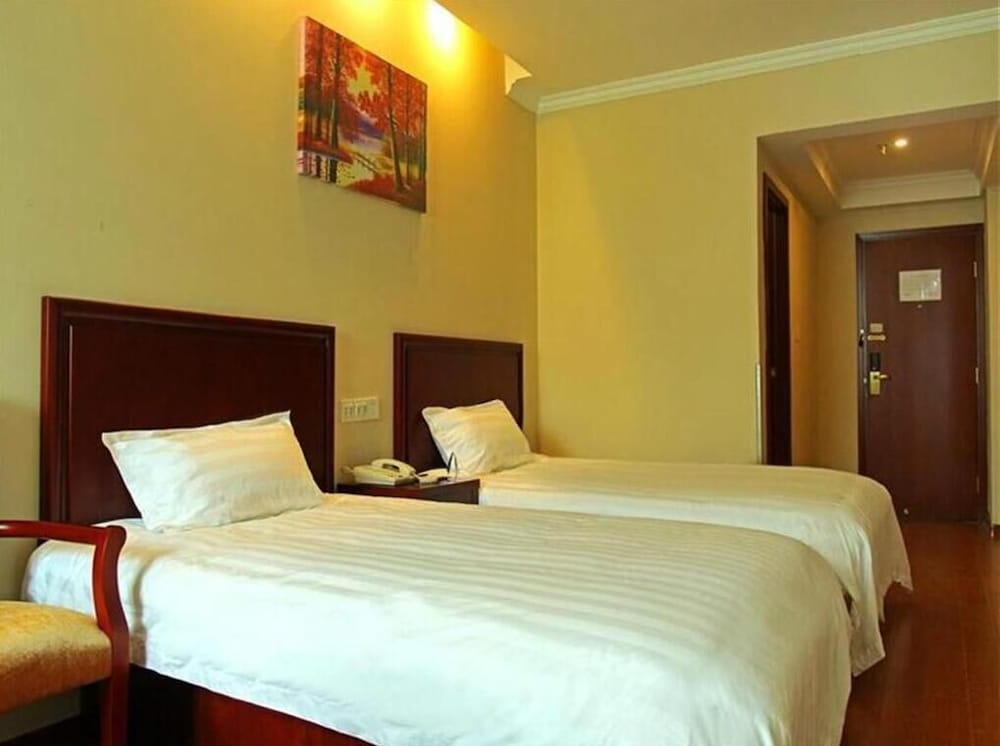 GreenTree Inn Guangzhou Panyu Bus Station Business Hotel 9/24