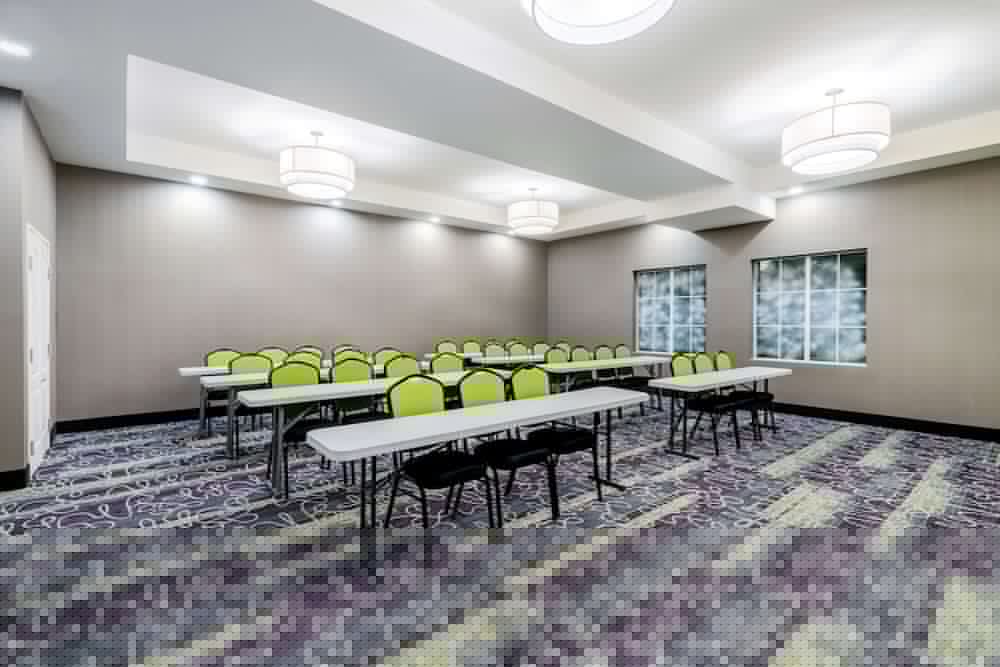 La Quinta Inn & Suites by Wyndham DFW Airport West - Bedford 38/41