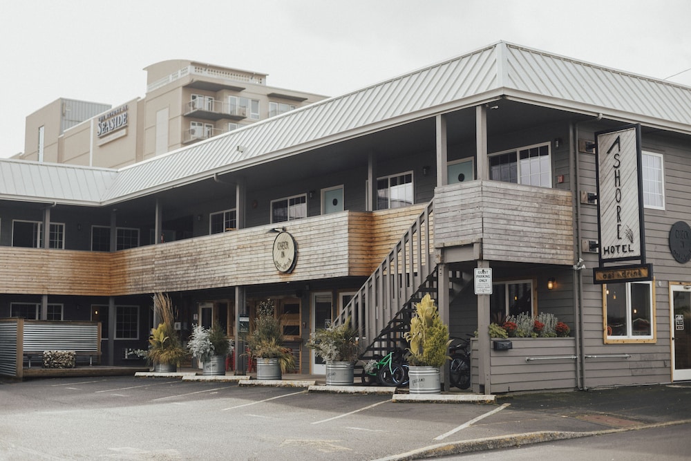 Ashore Hotel 1/50