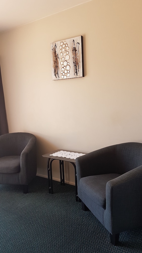 88 Wallace Court Motel 13/36