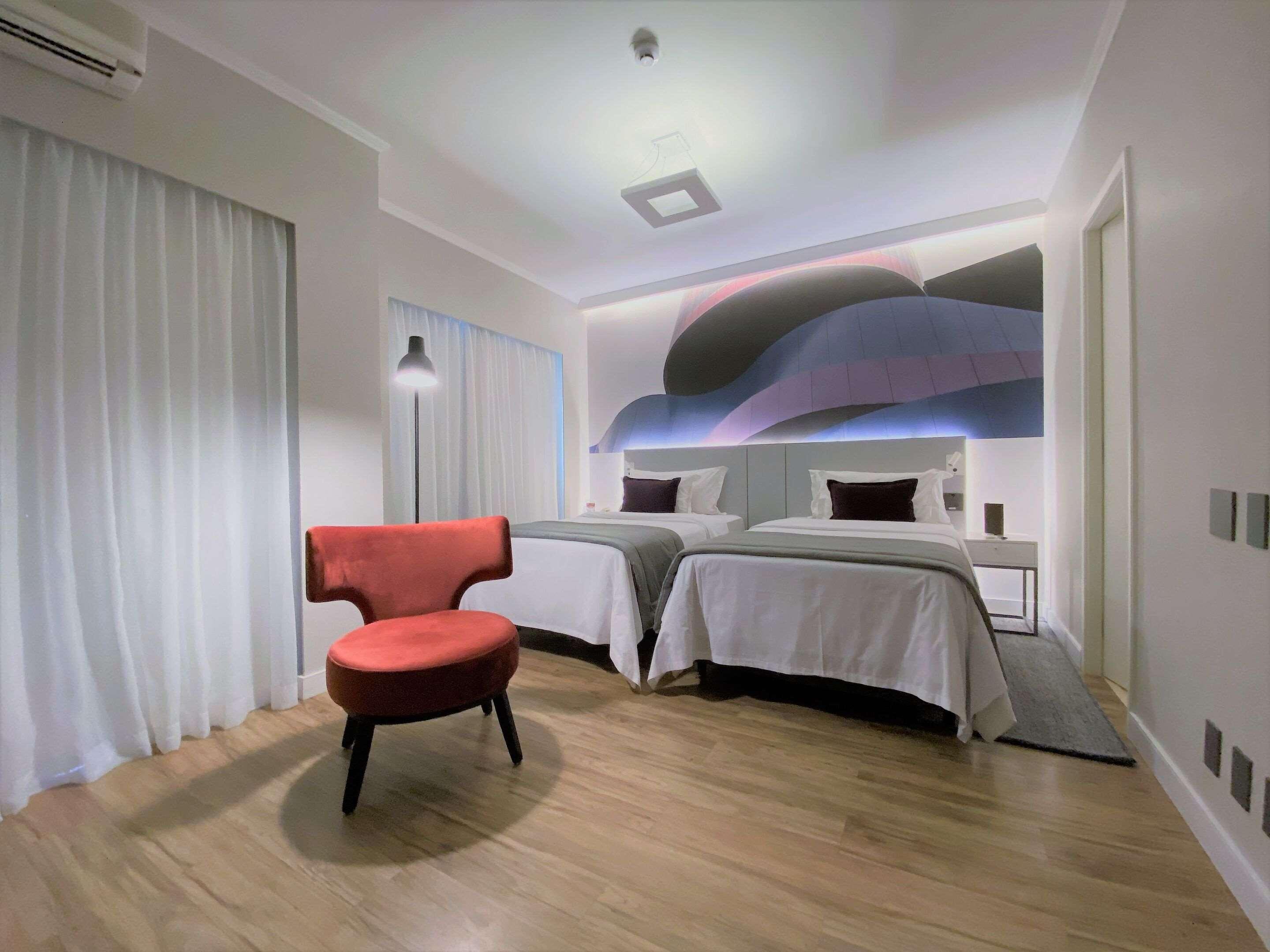 ROOM, TWIN BEDS