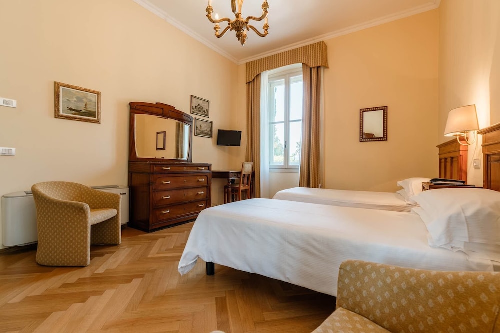 Hotel Monte Baldo and Villa Acquarone 11/49