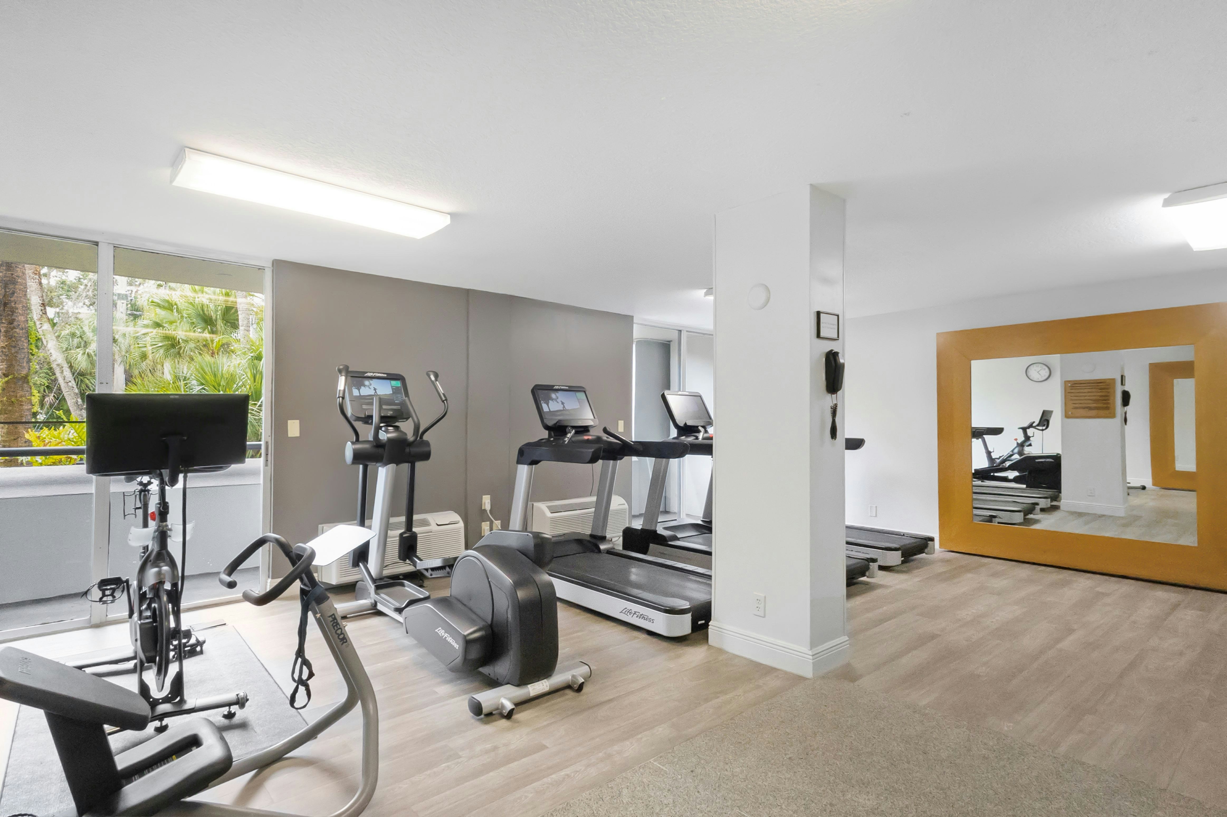 Doubletree By Hilton Hotel And Executive Meeting Center Palm Beach Gardens 23/56