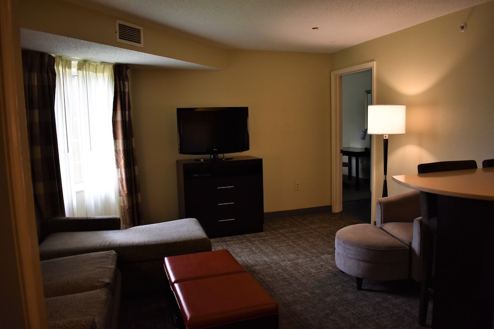 Staybridge Suites Cranbury-South Brunswick 45/75