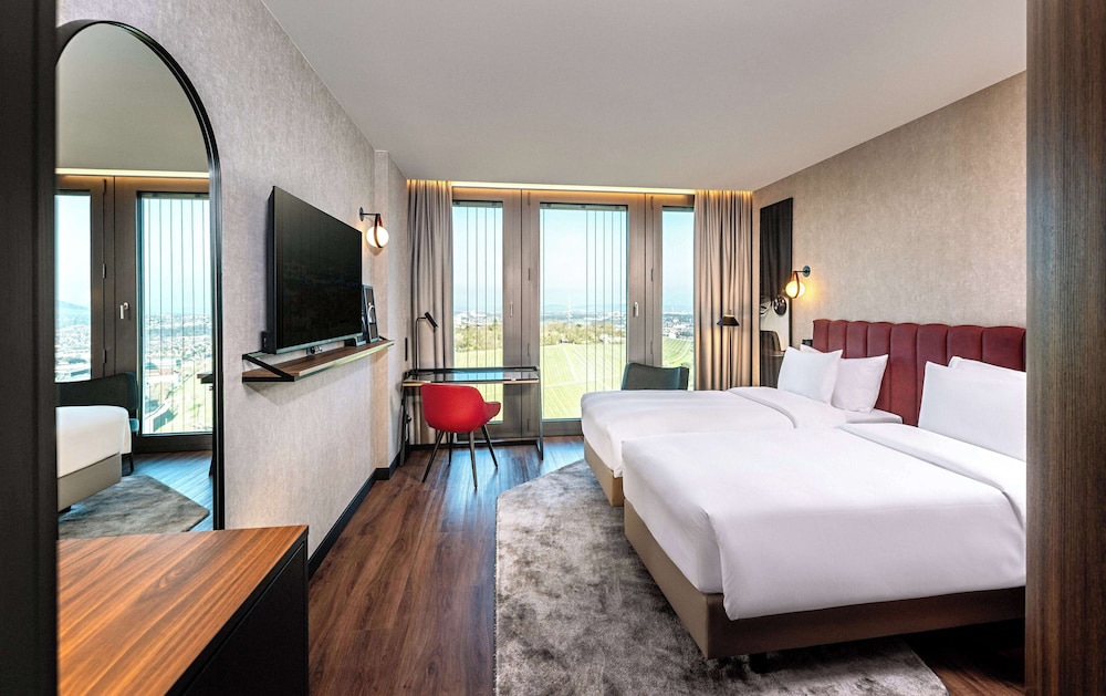 Radisson Blu Hotel at Porsche Design Tower Stuttgart 9/50