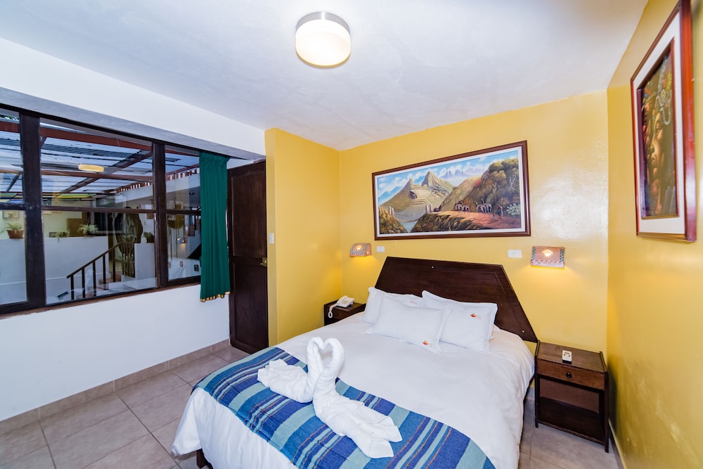 STANDARD, QUEEN BED
