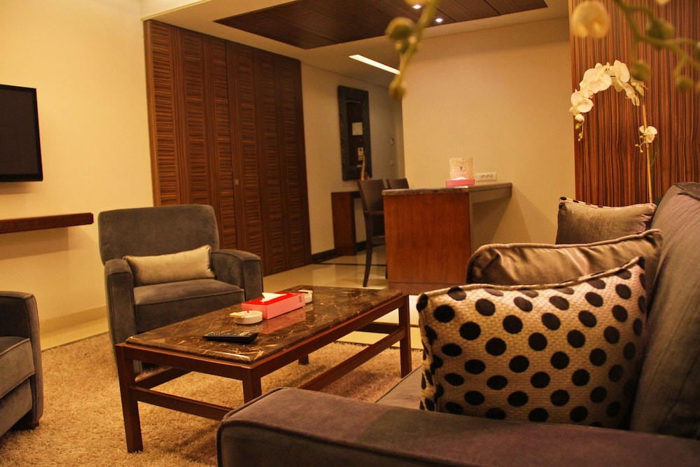 MARKAZIA SUITES 42/78