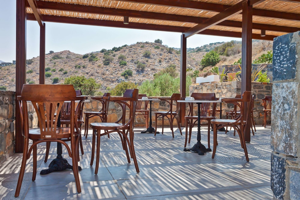 Royal Marmin Bay Boutique and Art Hotel 30/50