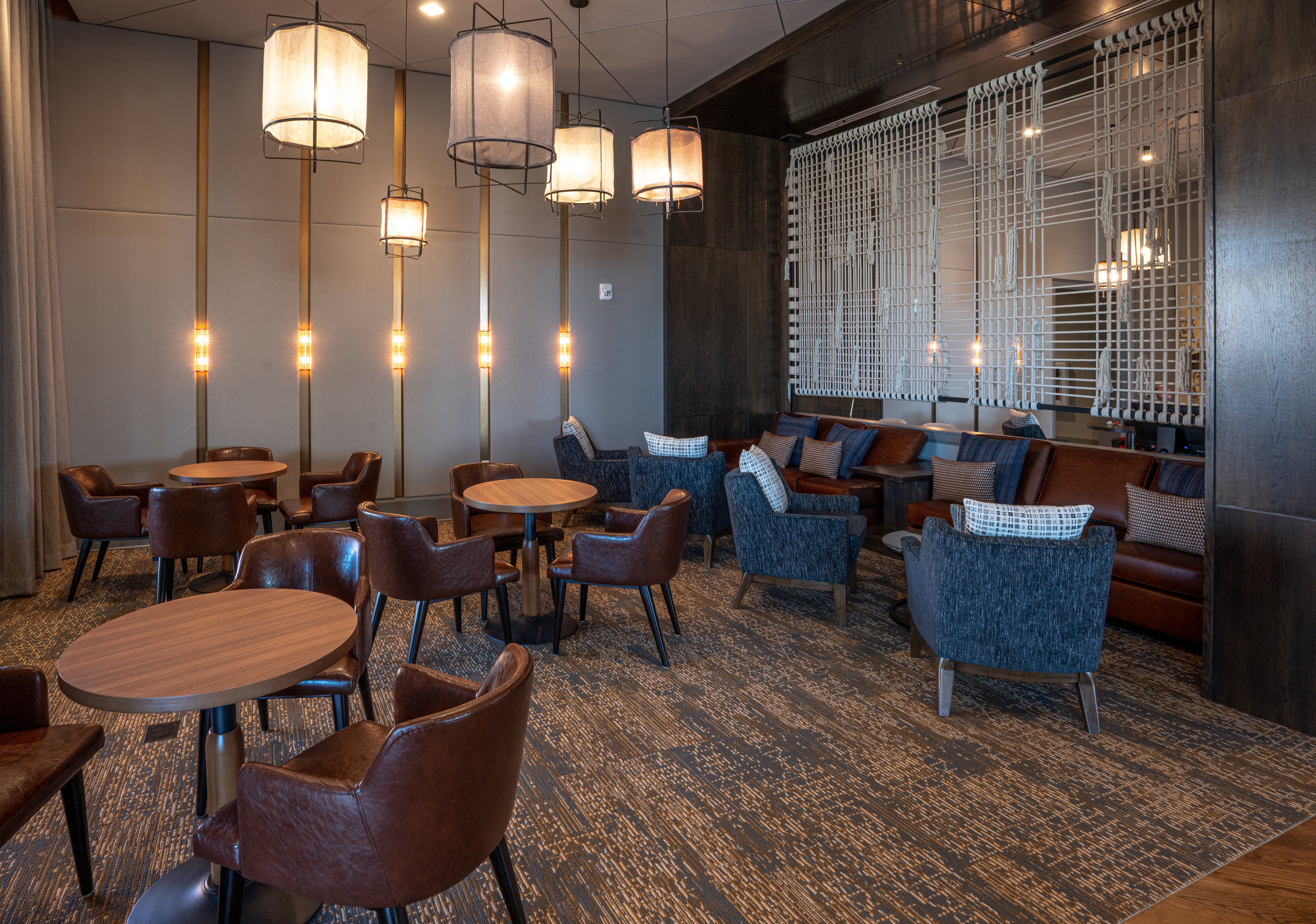 Hotel Indigo Columbus At Riverfront Place 42/68
