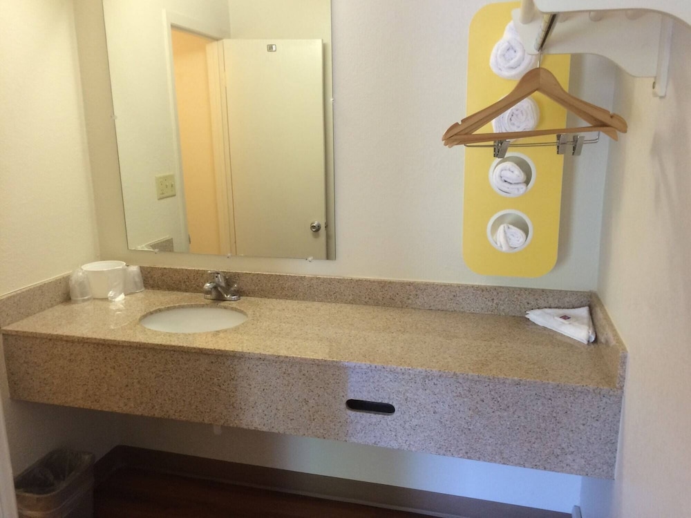 Rodeway Inn Mount Vernon, IL 30/32