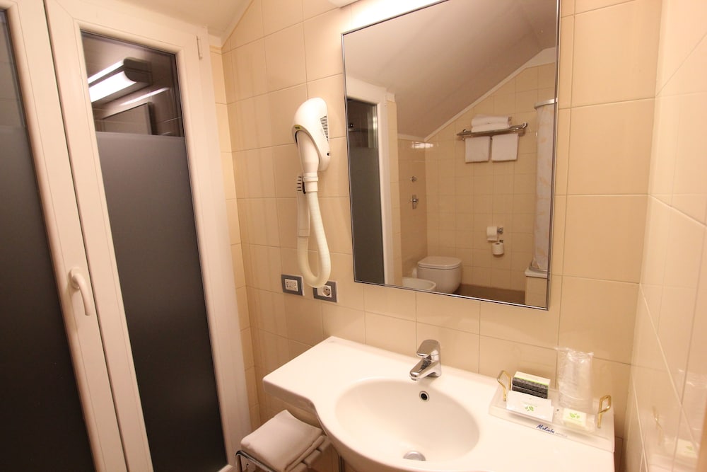 Scarlatti Hotel Milano 46/50