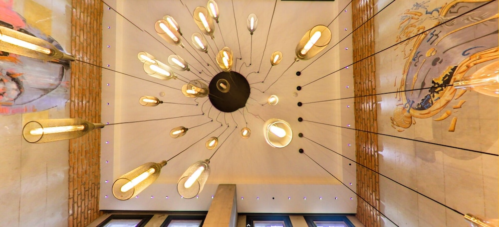 Elibol Hotel 9/52