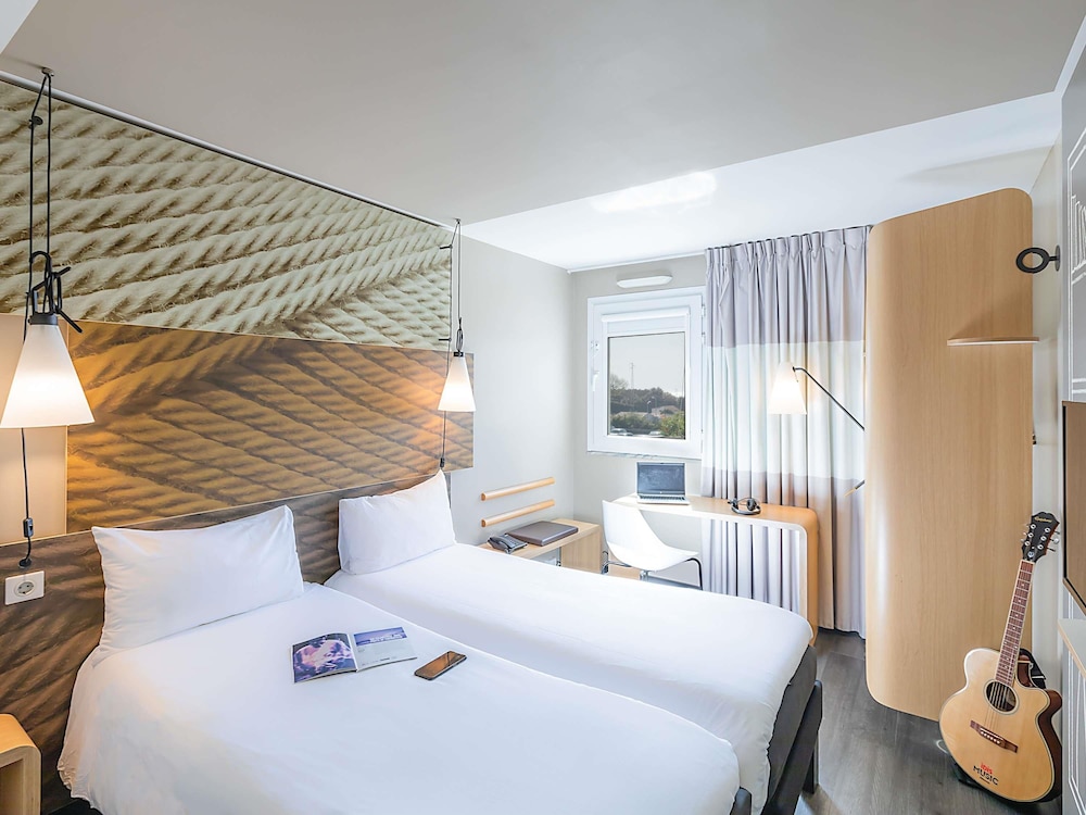 Standard, Twin Beds
