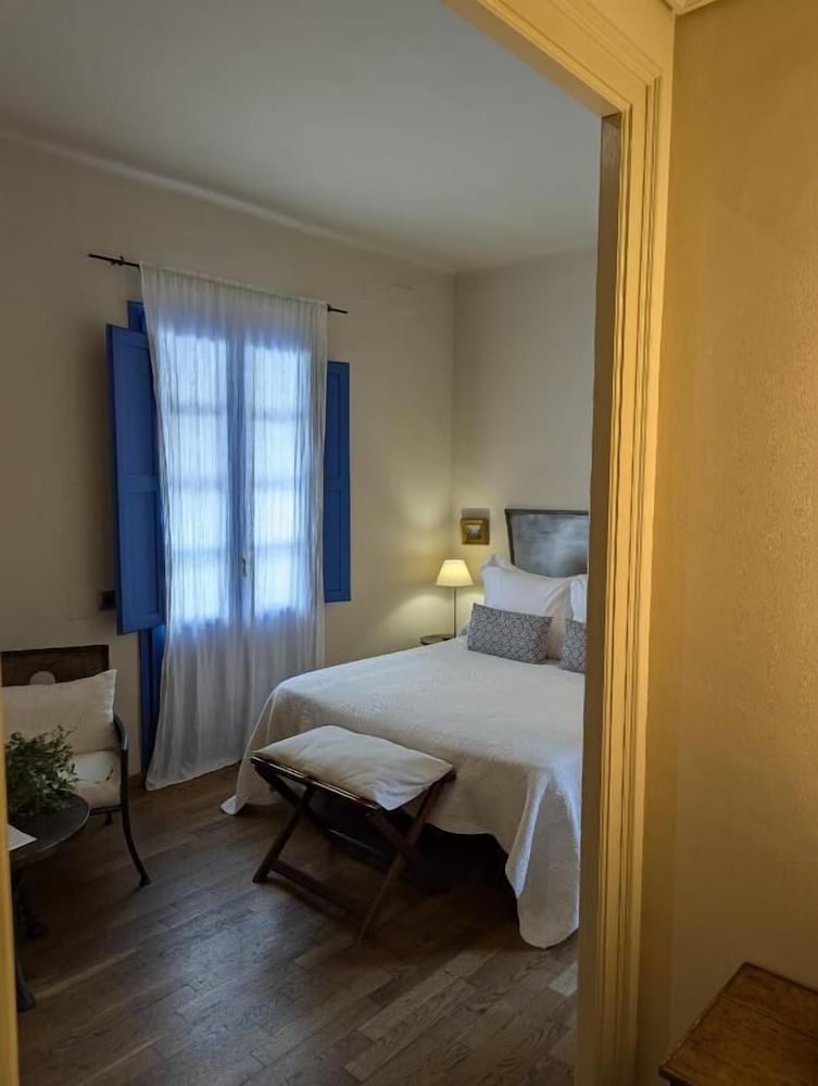 Hostal De La Plaaa 12/49