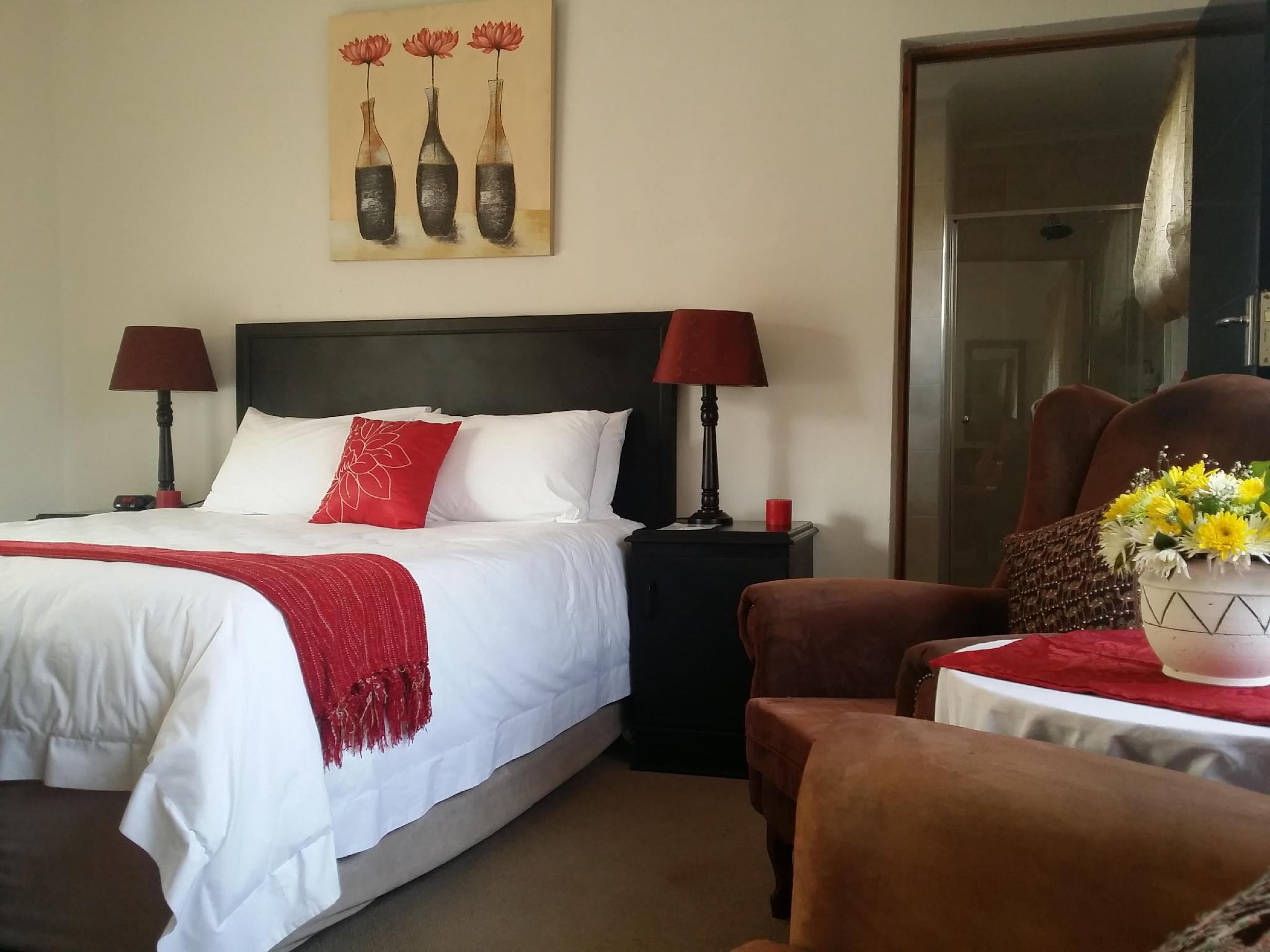 House, Queen and Twin Beds