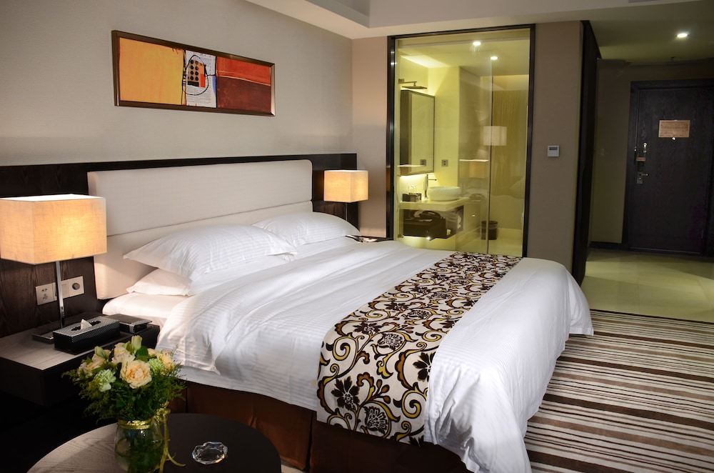 Junyue Internation Hotel 8/18