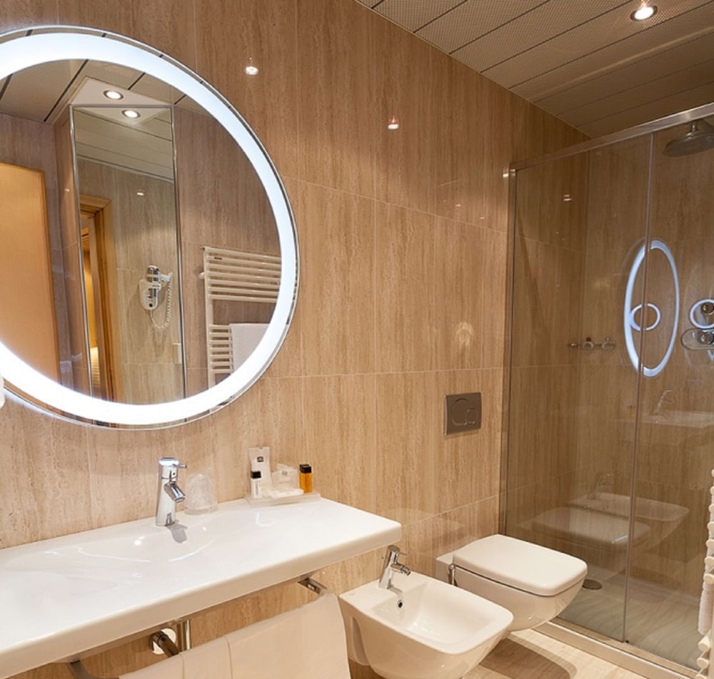 Best Western Plus Executive Hotel And Suites 18/54