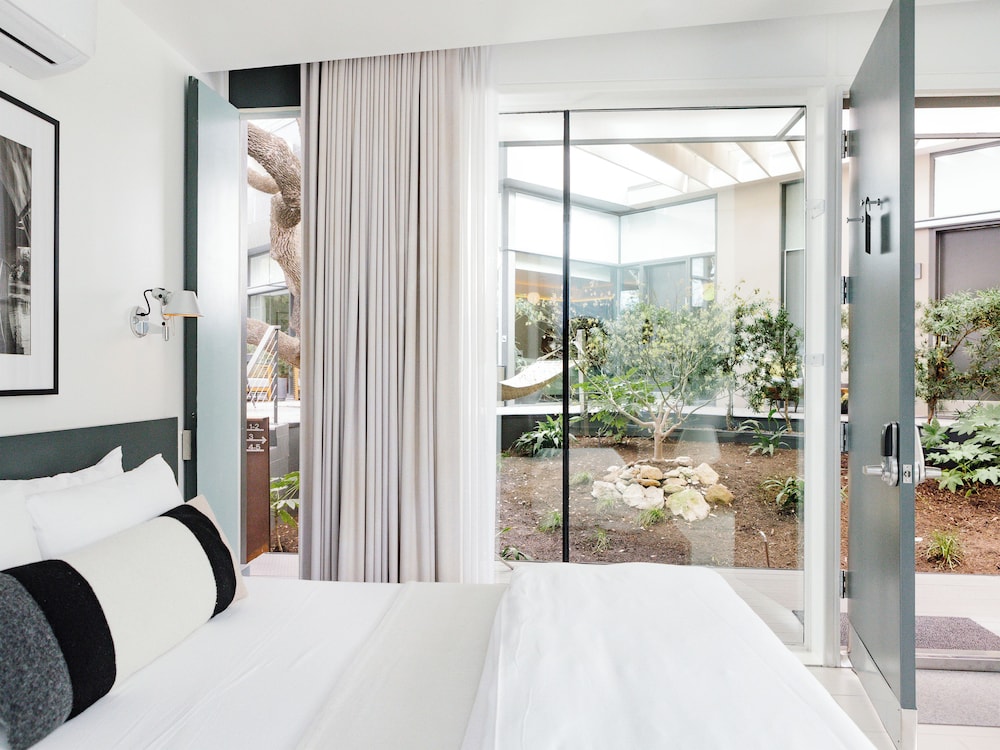 Frame Hotel - Treehouse (formerly Kimber Modern) 18/46