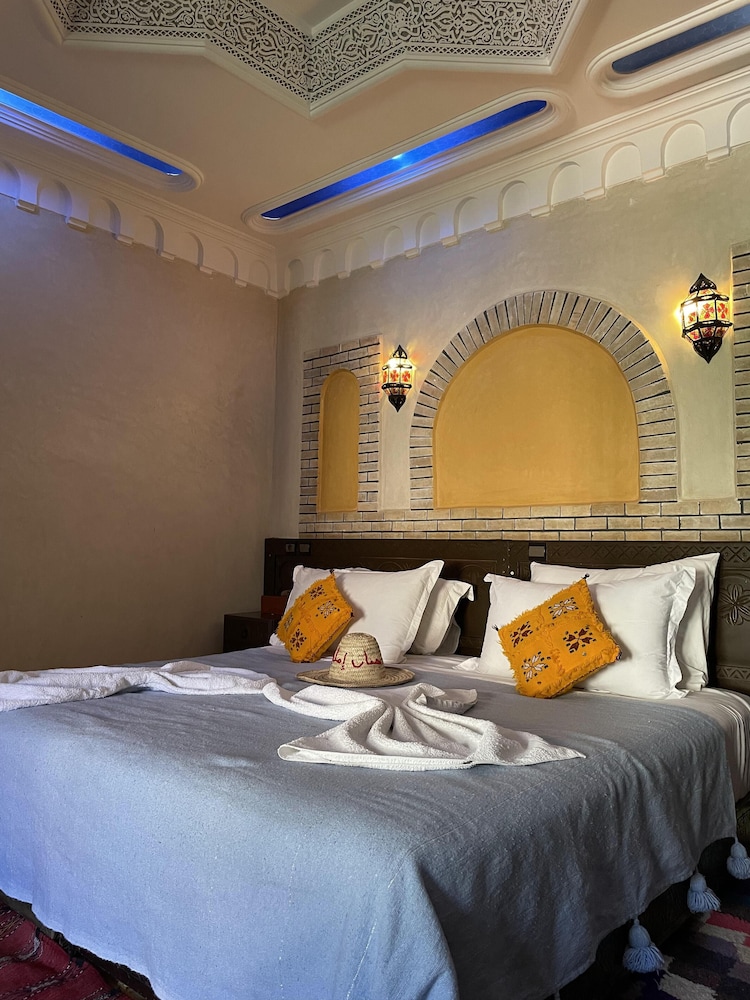 JUNIOR, DOUBLE OR TWIN BED, GARDEN VIEW