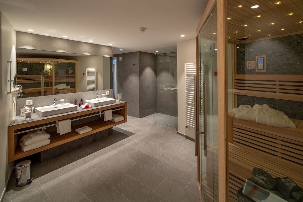 Hotel And Lounge Lago Maggiore 22/50
