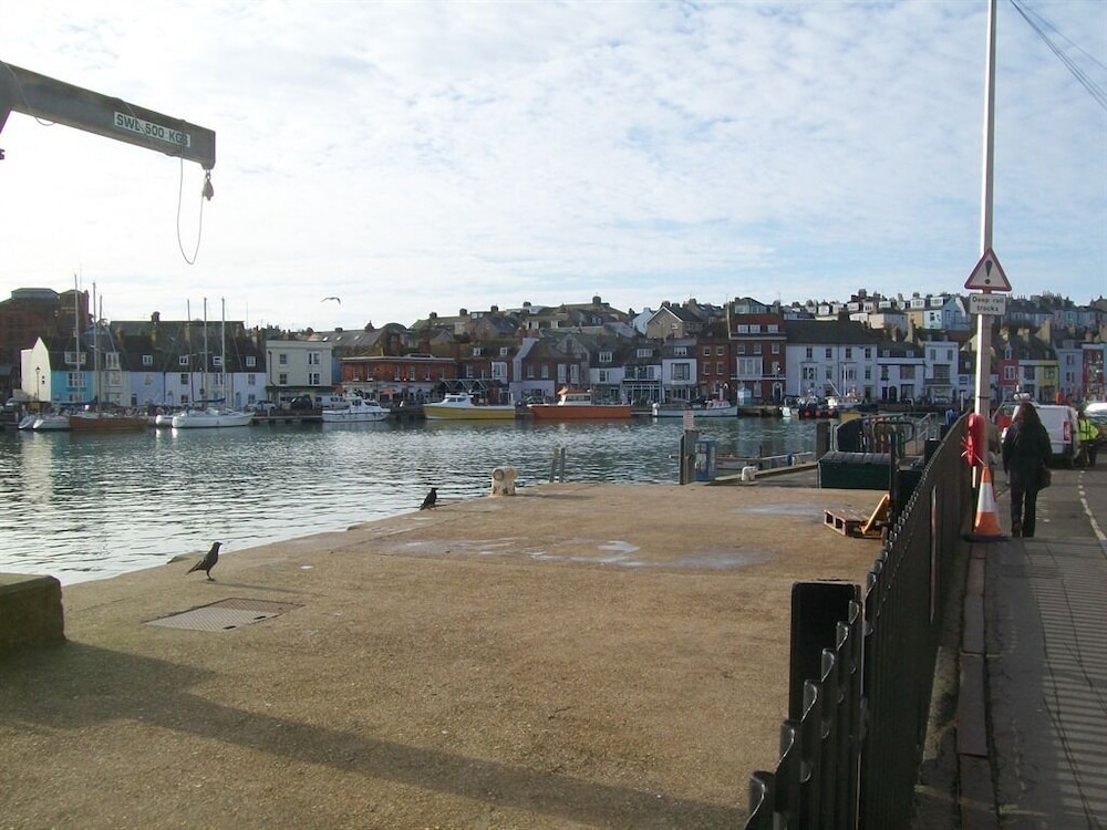 Boaters Guesthouse 20/32