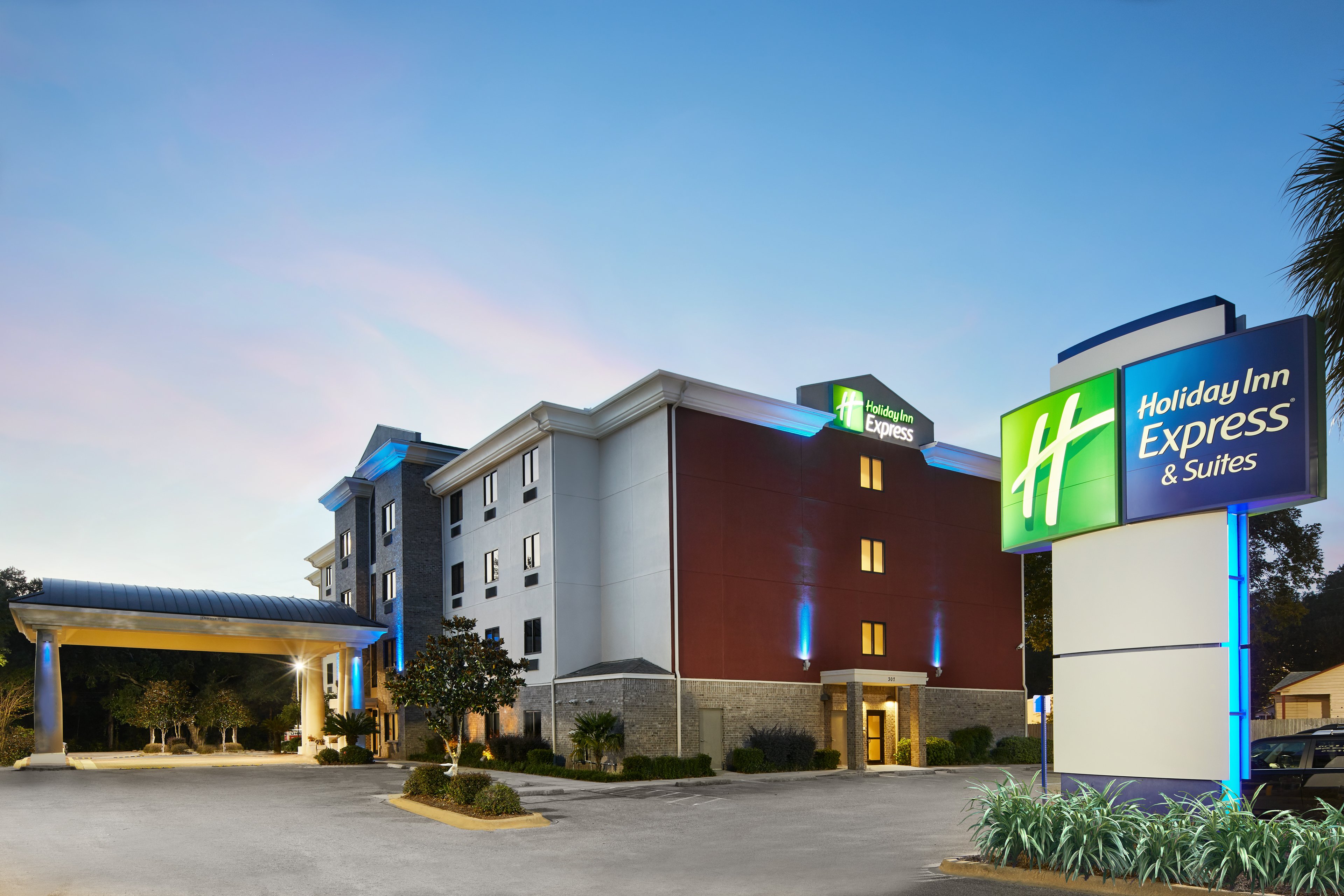 Holiday Inn Express Hotel and Suites Pensacola West-Navy Base 2/48