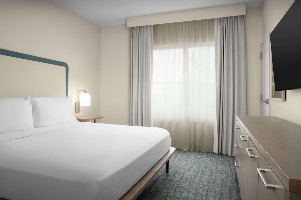 PREMIUM, STUDIO, KING BED