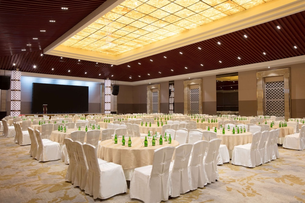Wyndham Panbil Batam 96/105