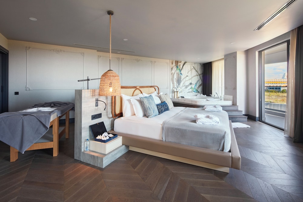 Unique, Suite, King Bed